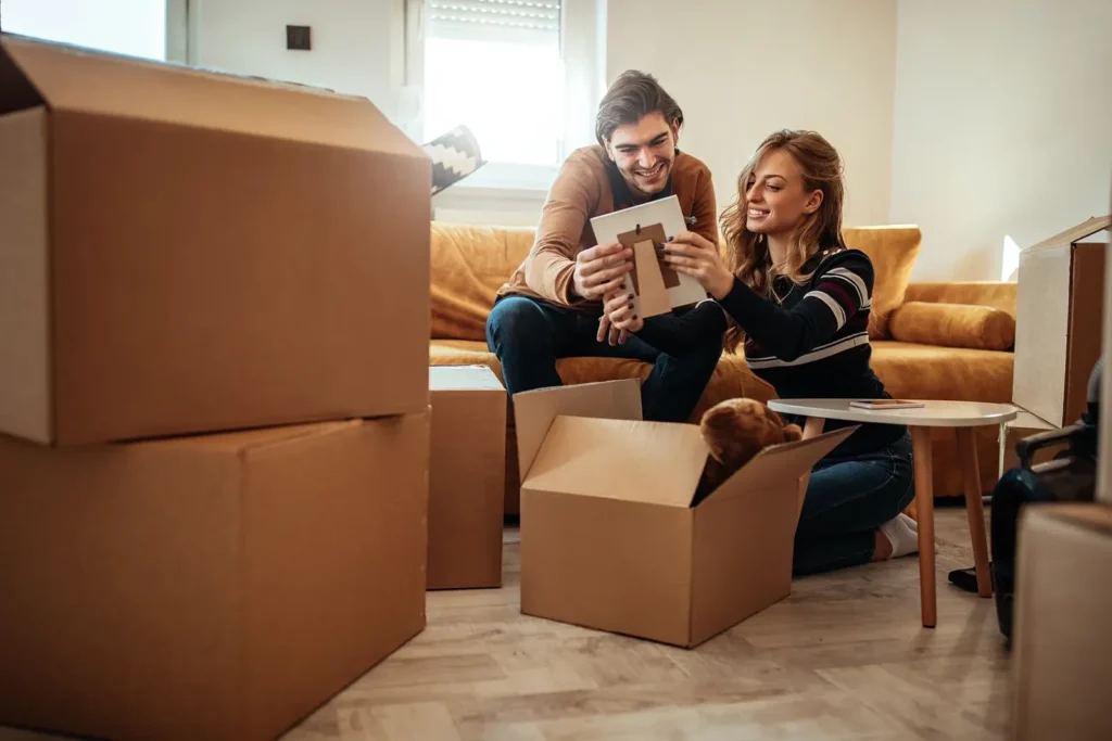 Unpacking services in Dubai - unpacking boxes in a new home